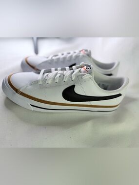 Nike Youth 7/Women 8.5 White with Black Swoosh and Gold Detail Court Legacy New
